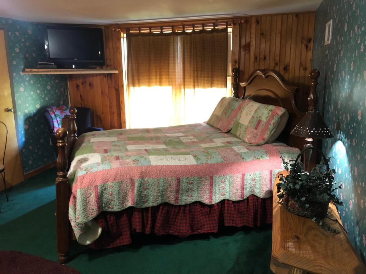 Smokies Bed And Breakfast - Evergreen Cottage Inn ピジョンフォージ エクステリア 写真