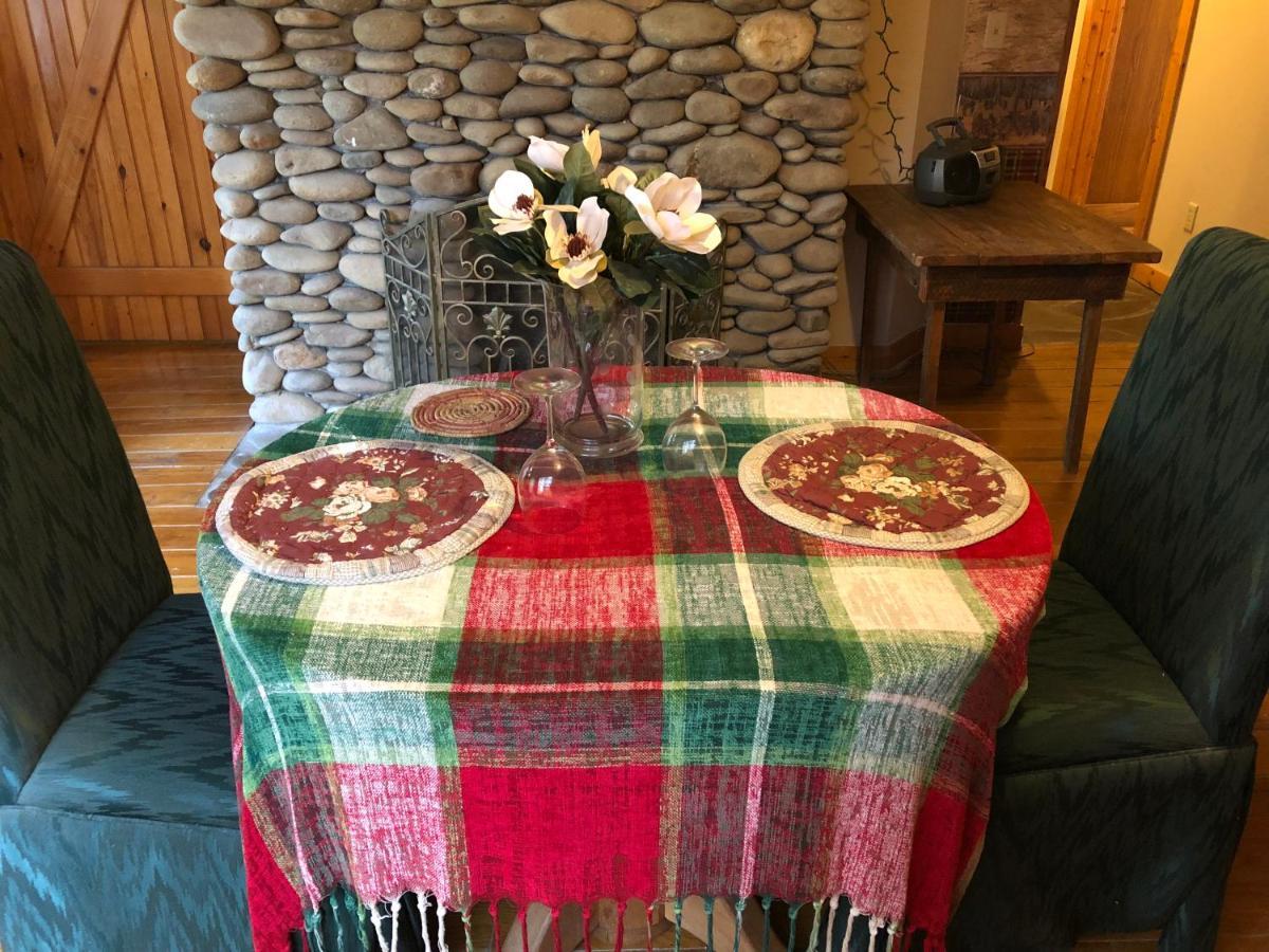 Smokies Bed And Breakfast - Evergreen Cottage Inn ピジョンフォージ エクステリア 写真