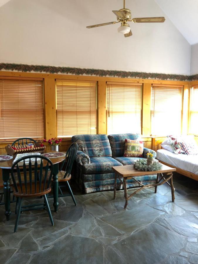 Smokies Bed And Breakfast - Evergreen Cottage Inn ピジョンフォージ エクステリア 写真