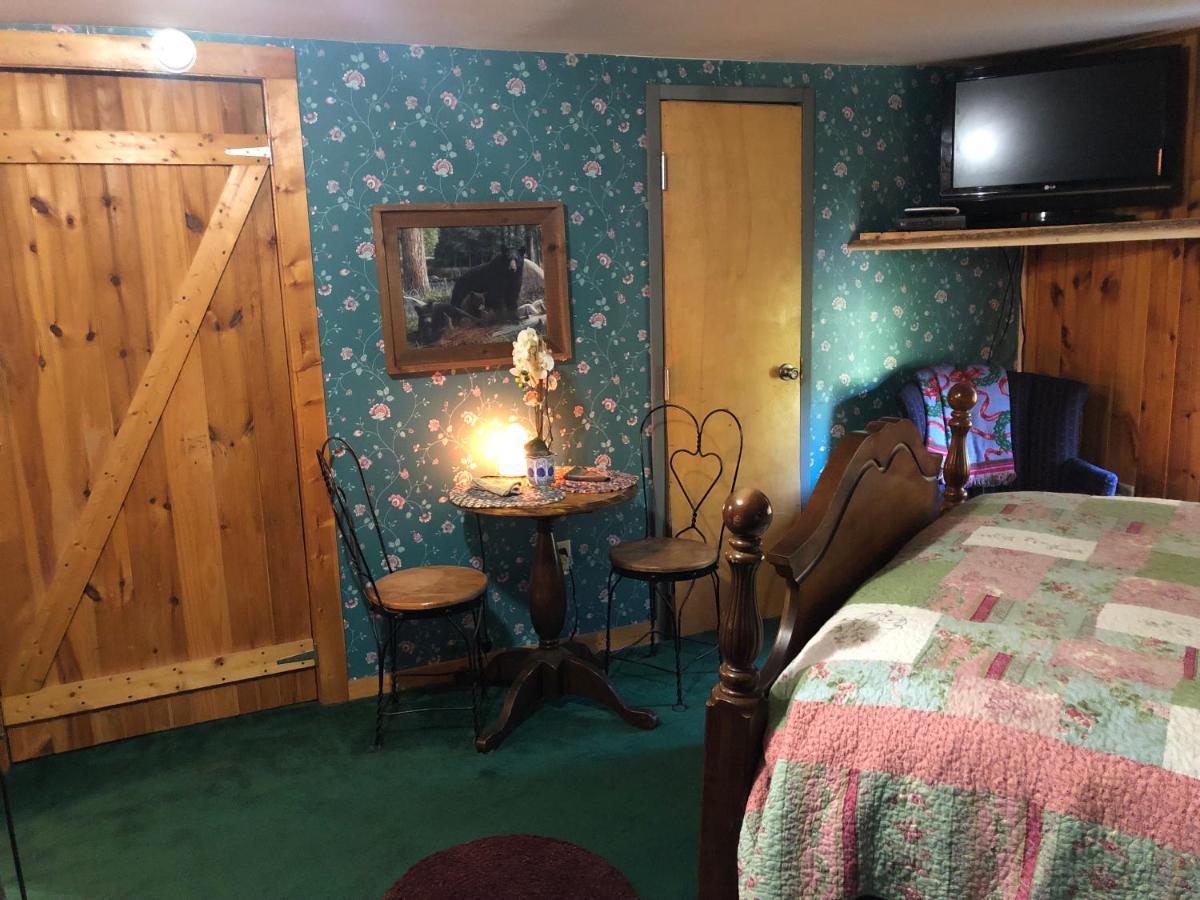 Smokies Bed And Breakfast - Evergreen Cottage Inn ピジョンフォージ エクステリア 写真