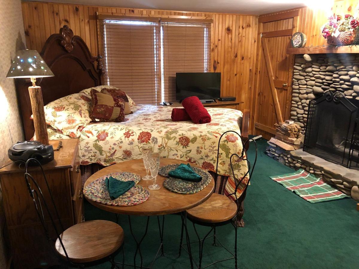 Smokies Bed And Breakfast - Evergreen Cottage Inn ピジョンフォージ エクステリア 写真